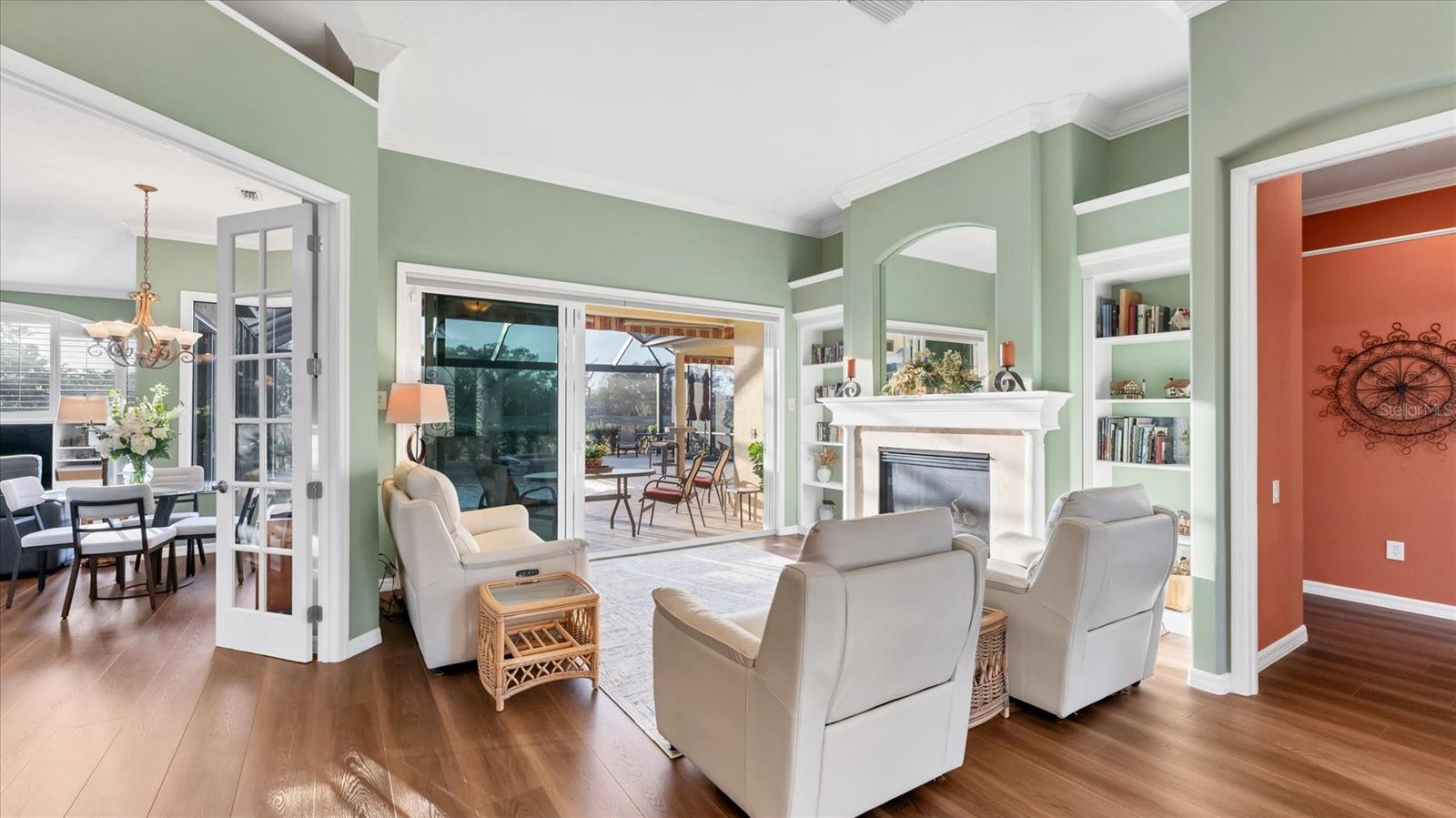 Listing photo id 21 for 7106 Pine Valley Street