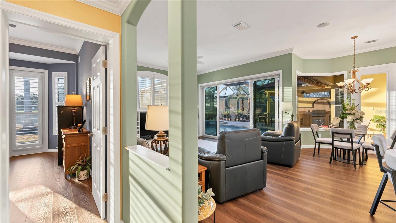 Listing photo id 27 for 7106 Pine Valley Street