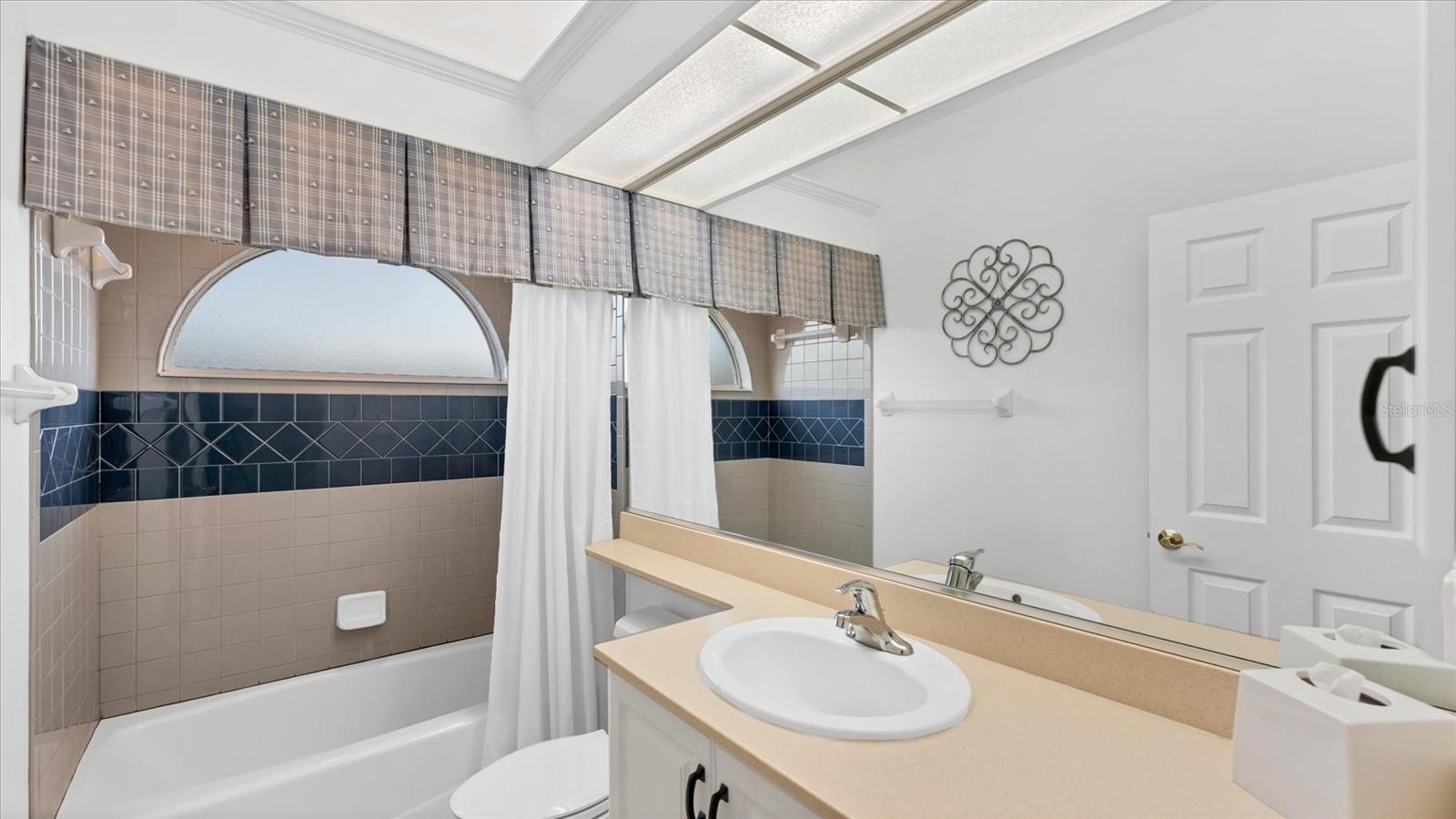 Listing photo id 37 for 7106 Pine Valley Street