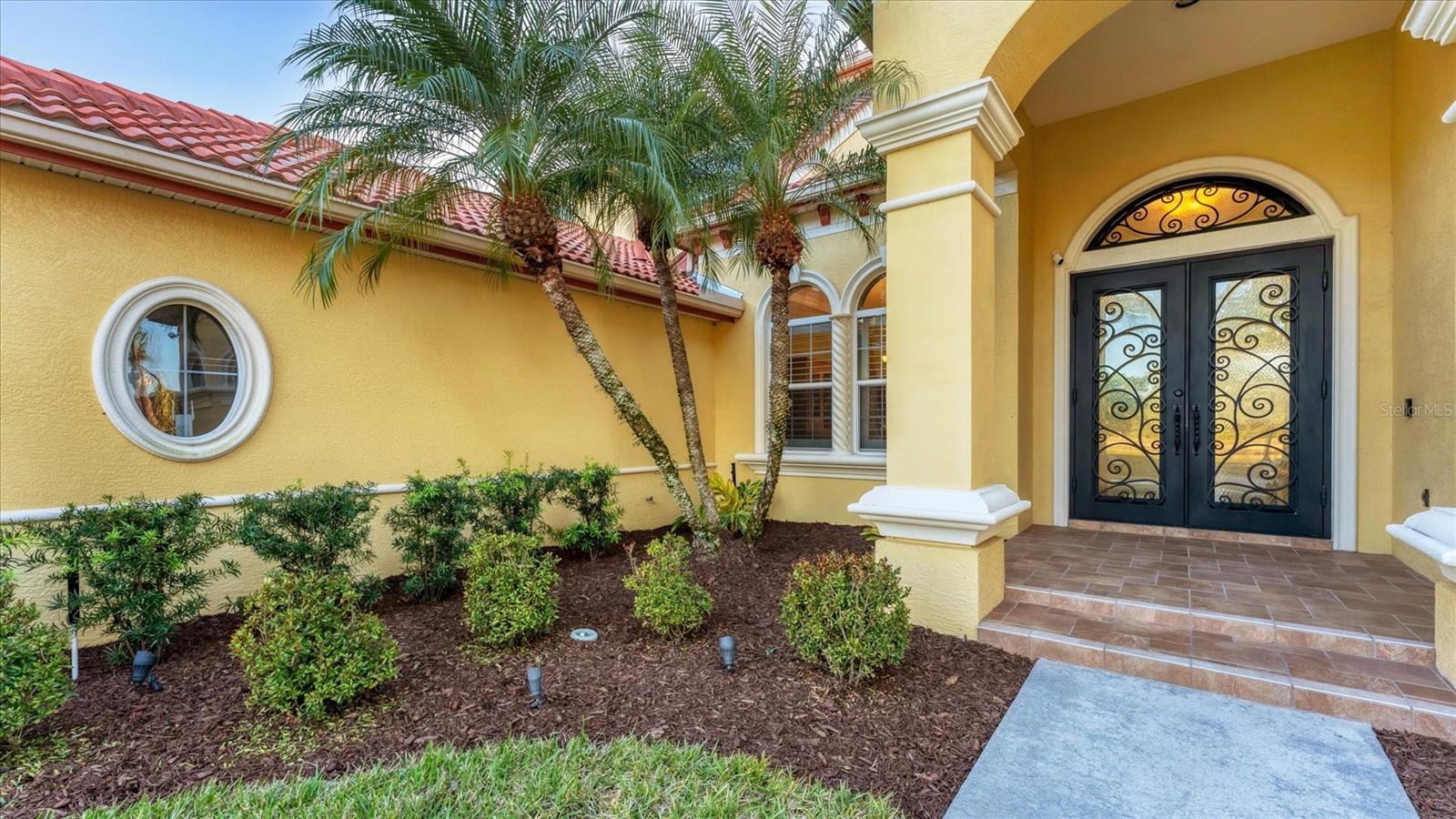 Listing photo id 2 for 7106 Pine Valley Street