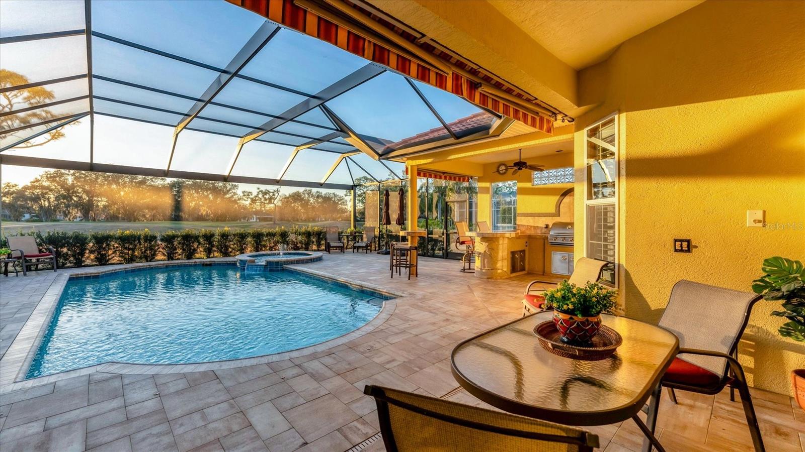 Listing photo id 4 for 7106 Pine Valley Street