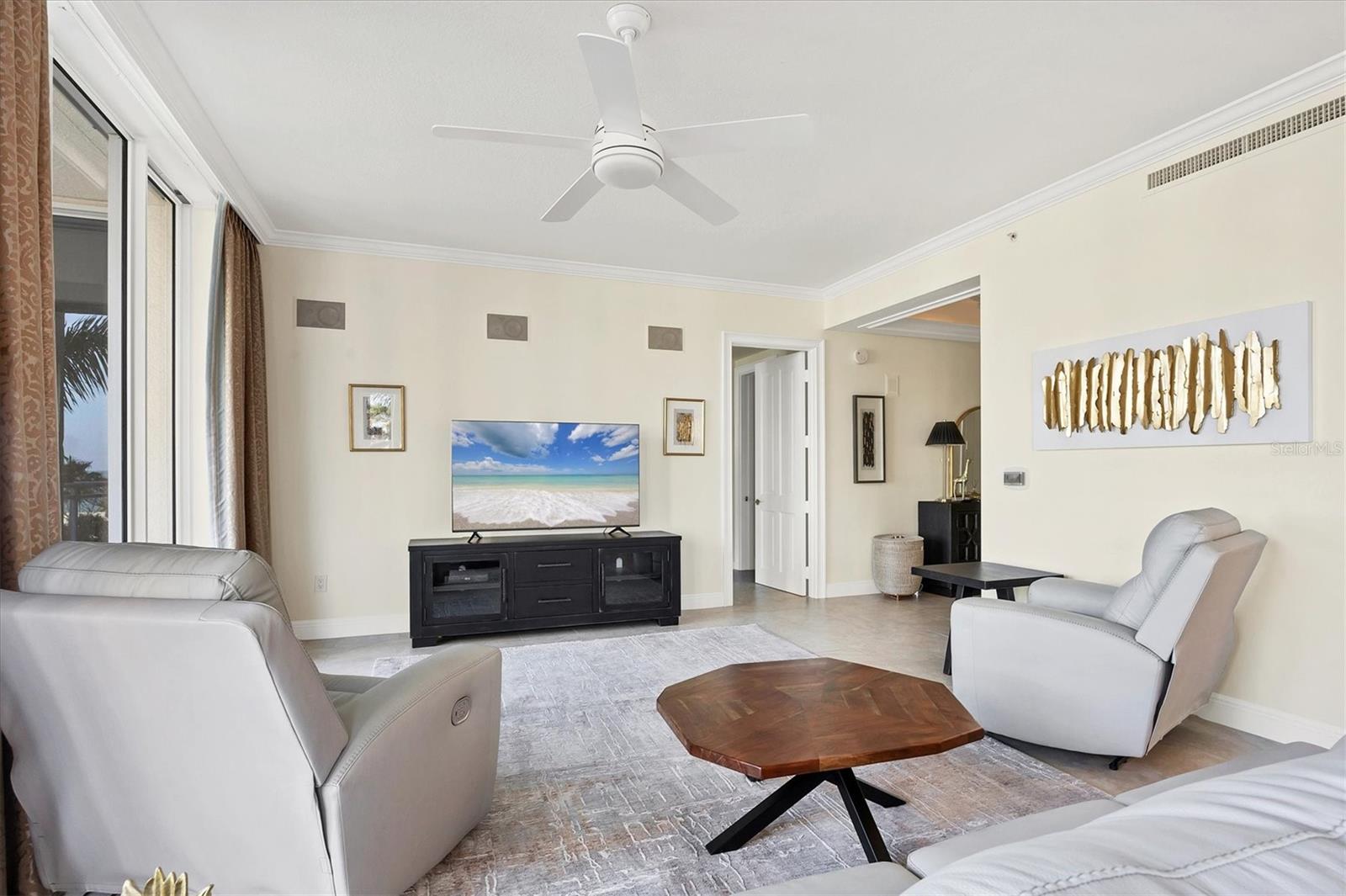 Image 14 of 84 For 1300 Benjamin Franklin Drive 304