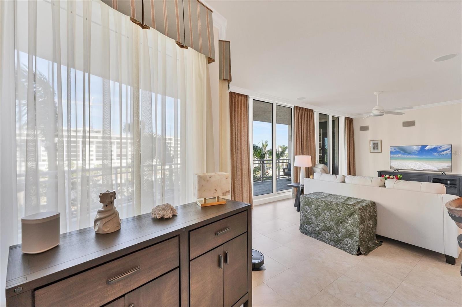 Image 19 of 84 For 1300 Benjamin Franklin Drive 304