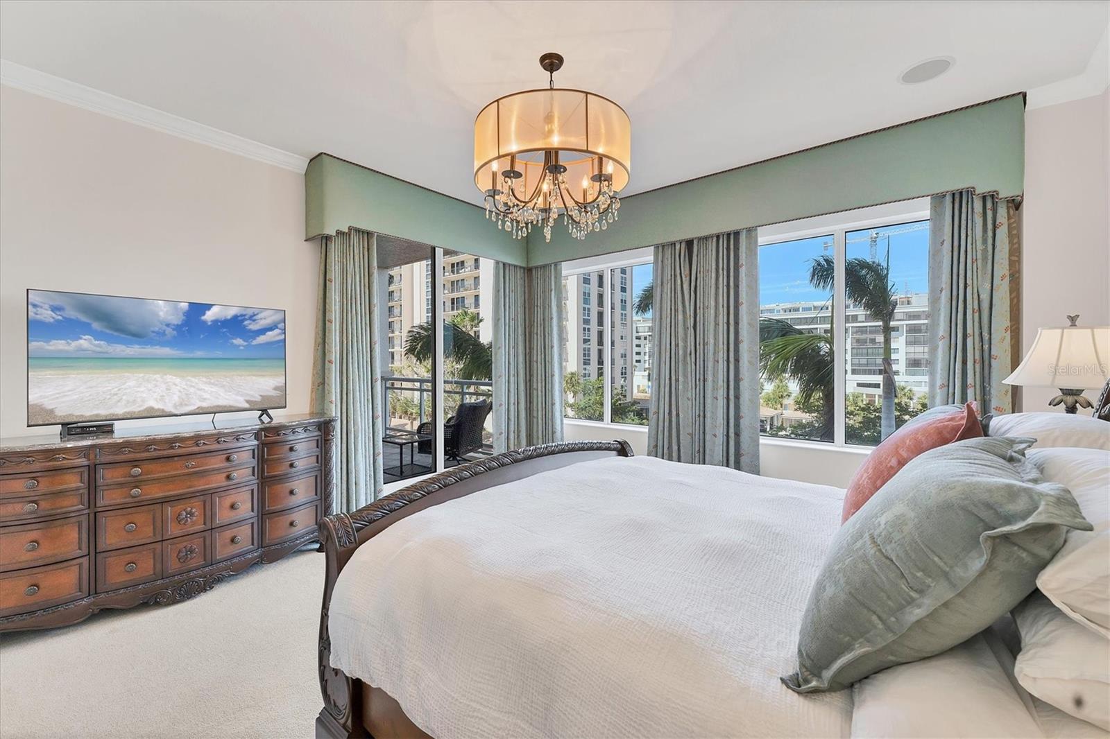 Image 31 of 84 For 1300 Benjamin Franklin Drive 304