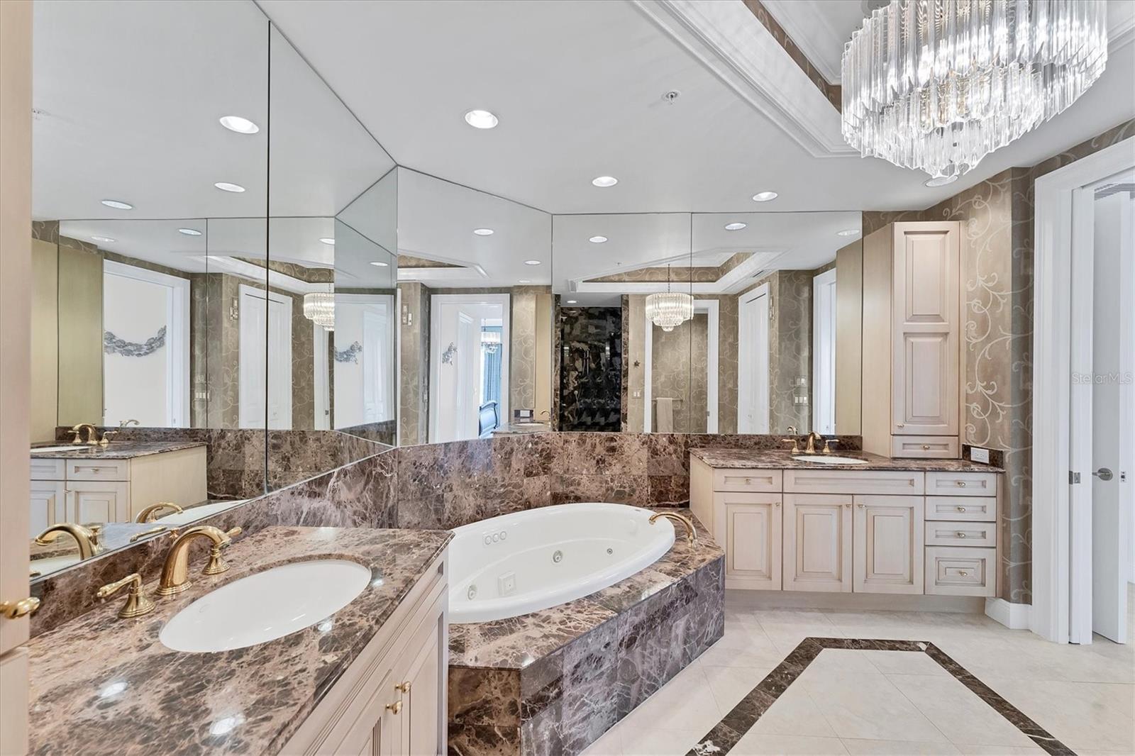 Image 36 of 84 For 1300 Benjamin Franklin Drive 304