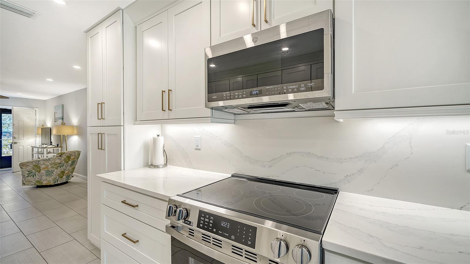 Image 12 of 47 For 100 Bayshore Road C