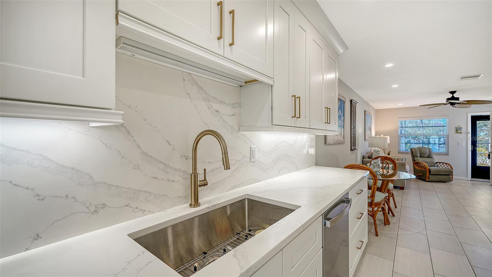 Image 13 of 47 For 100 Bayshore Road C