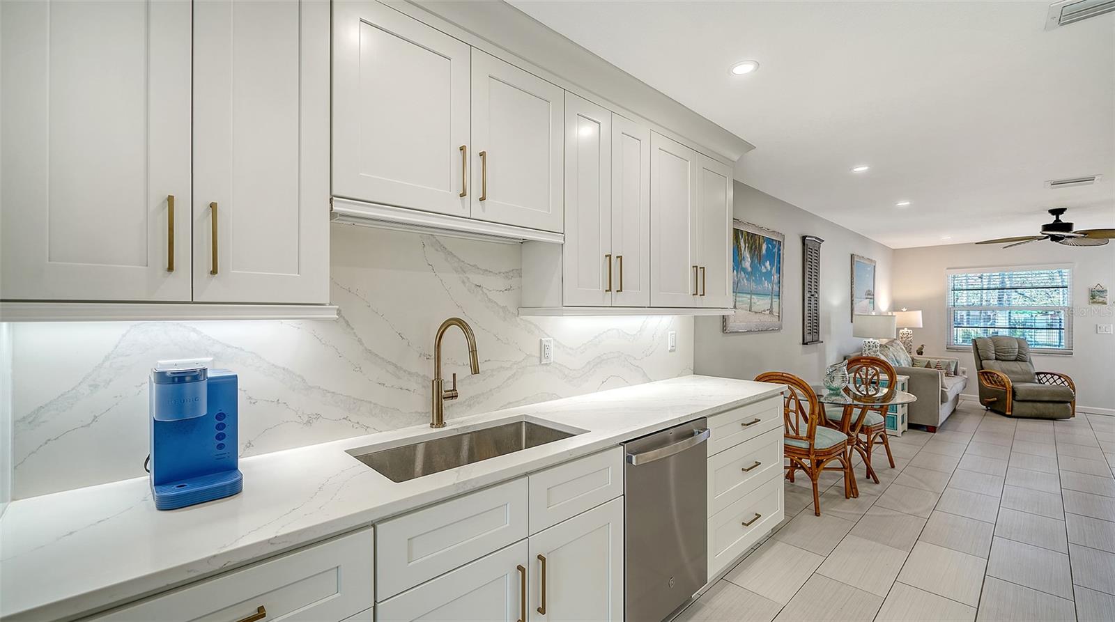 Image 14 of 47 For 100 Bayshore Road C