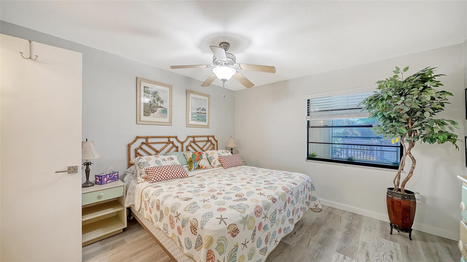 Image 16 of 47 For 100 Bayshore Road C