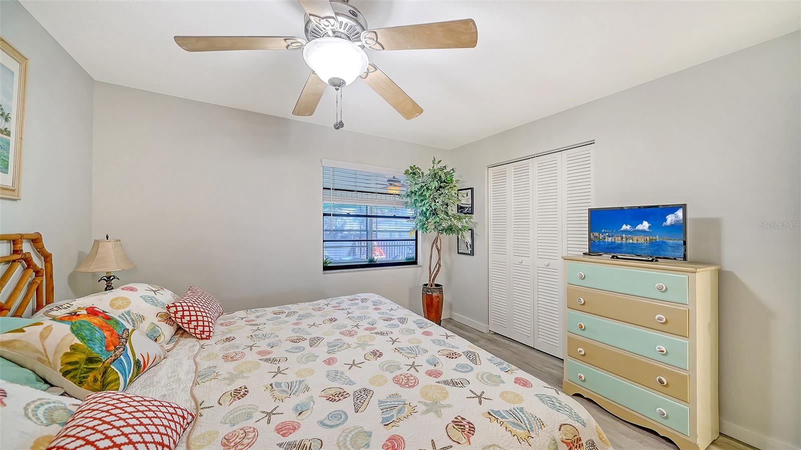 Image 17 of 47 For 100 Bayshore Road C