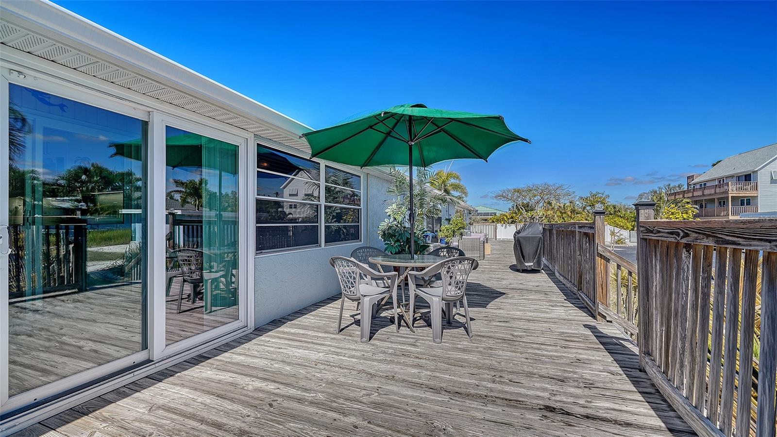 Image 27 of 47 For 100 Bayshore Road C