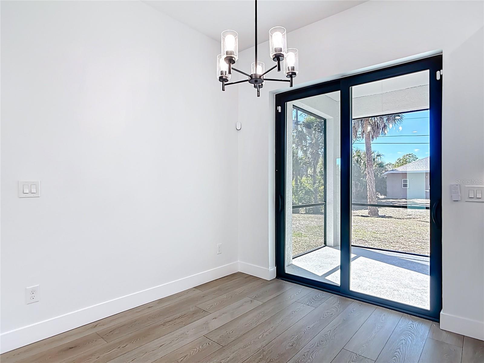 Listing photo id 7 for 4993 Prime Terrace