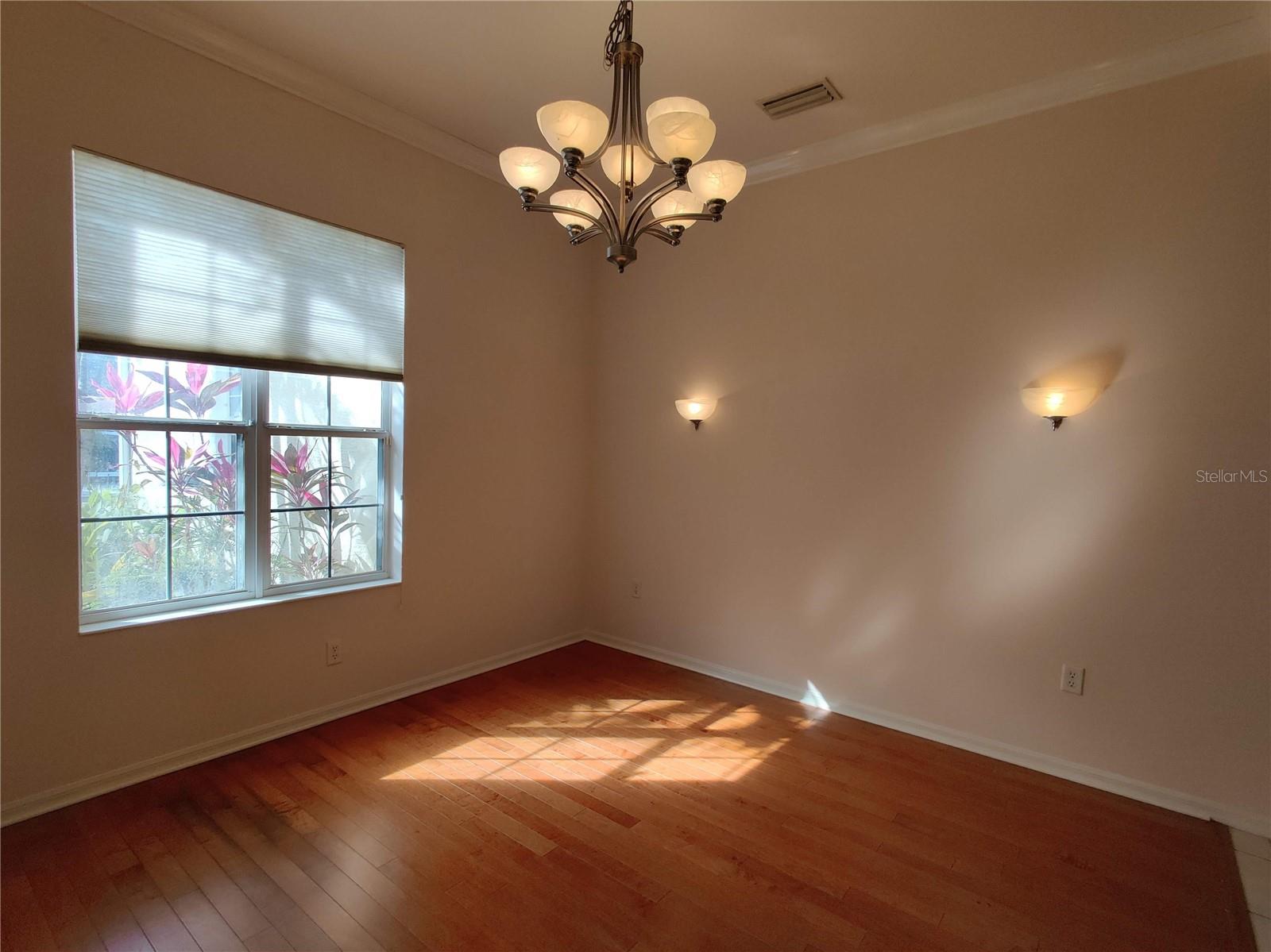 Image 5 of 31 For 7625 Charleston Street