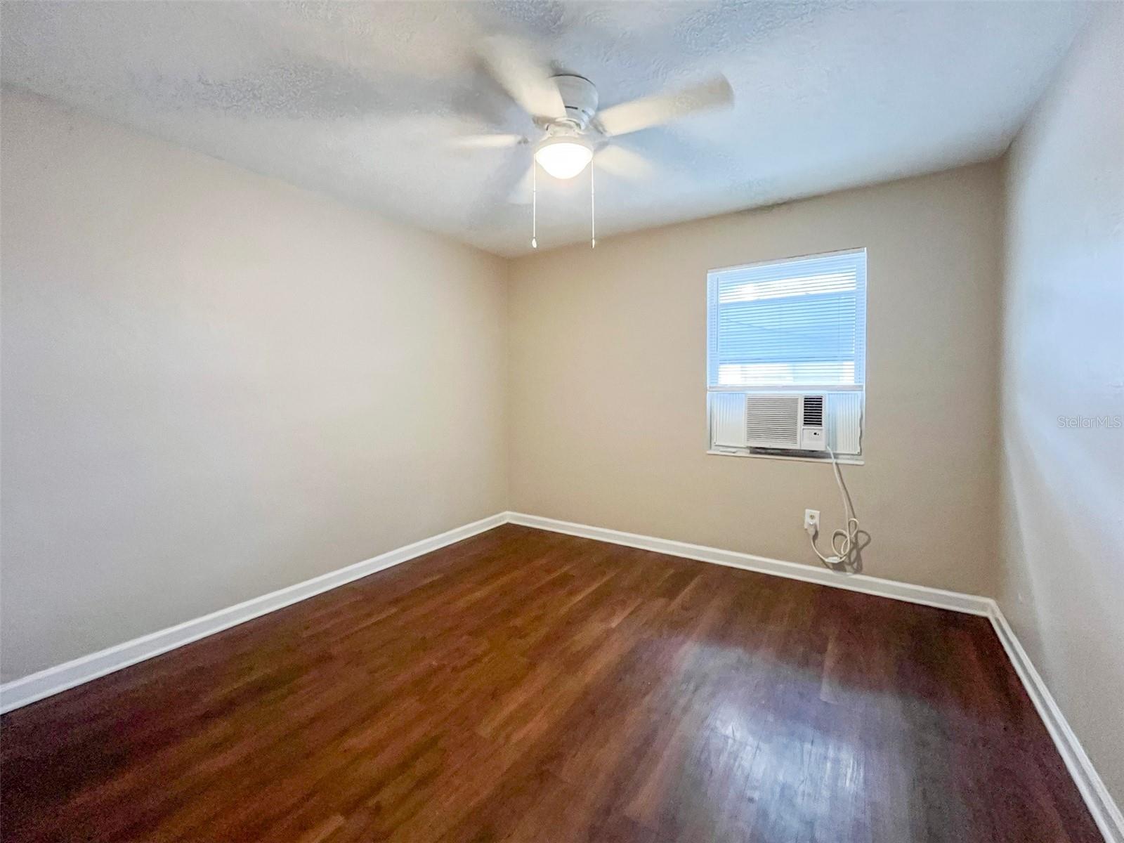 Image 6 of 9 For 2137 Roselawn Street B