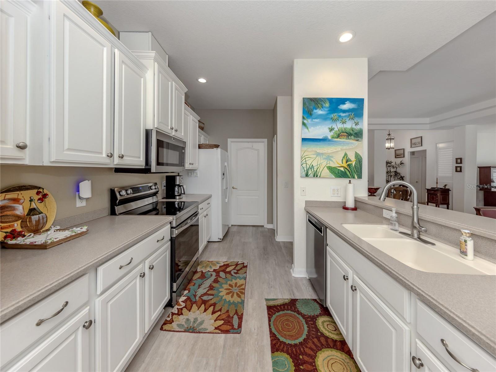 Image 24 of 51 For 11500 Dancing River Drive