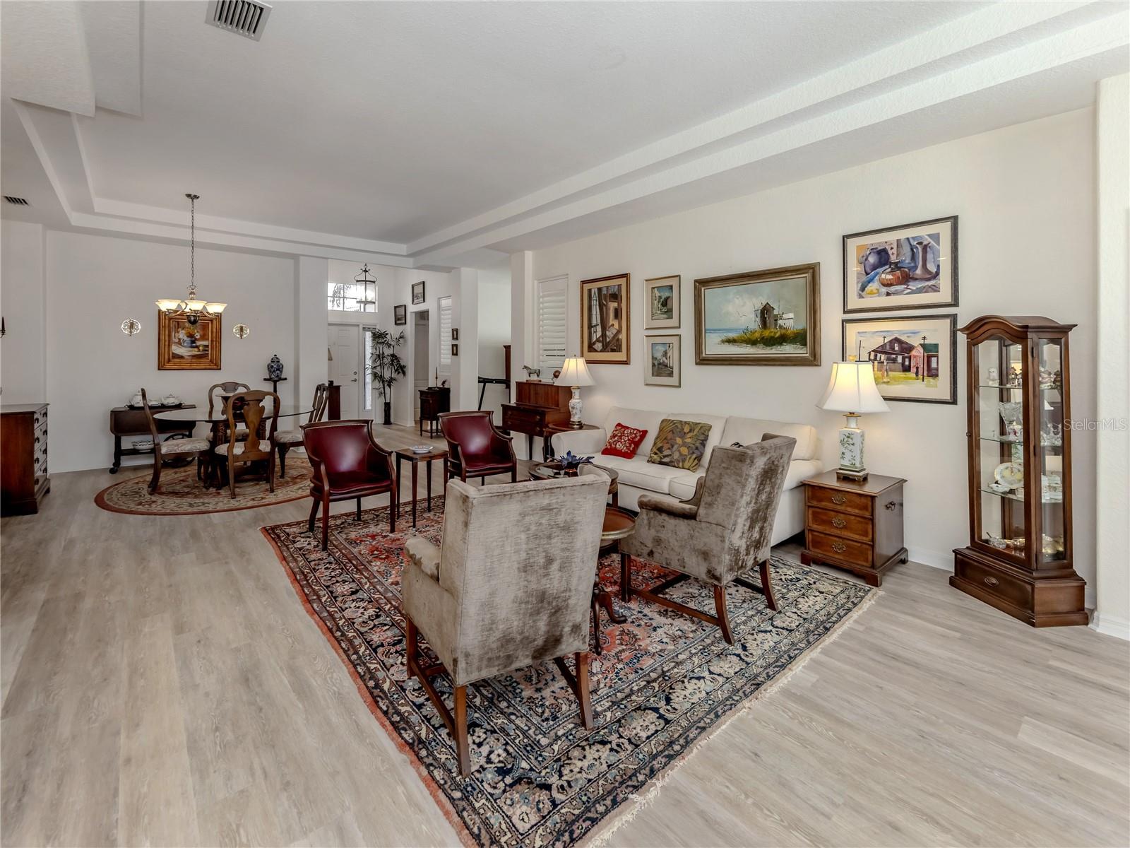 Image 8 of 51 For 11500 Dancing River Drive