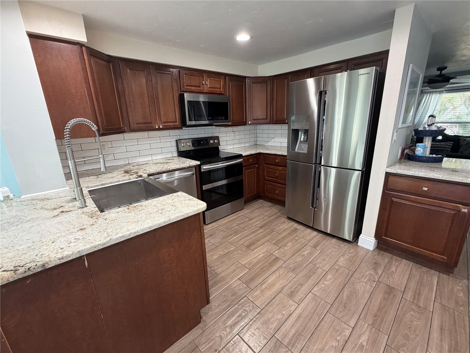 Image 12 of 29 For 716 Ixora Avenue