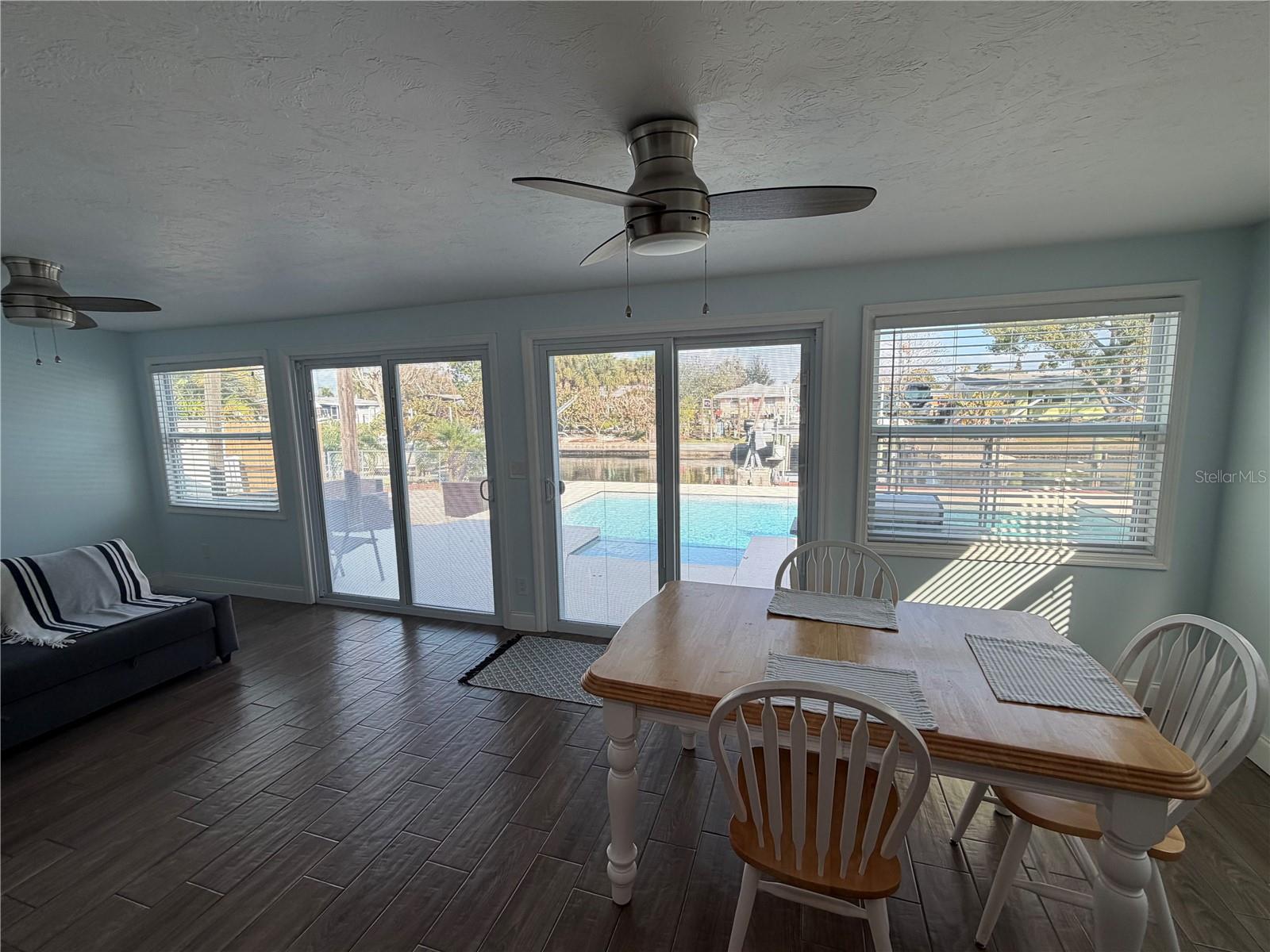 Image 19 of 29 For 716 Ixora Avenue