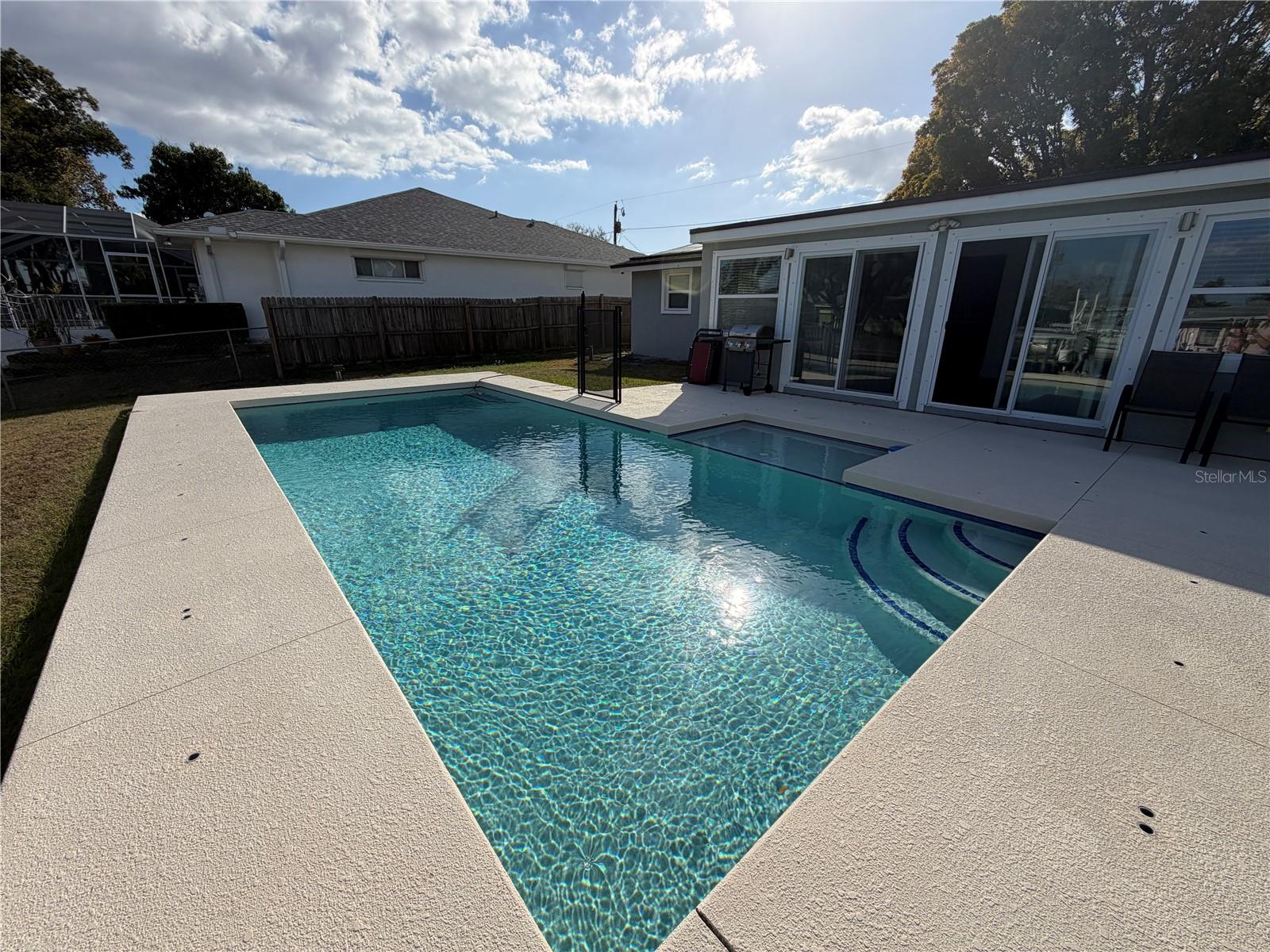 Image 24 of 29 For 716 Ixora Avenue