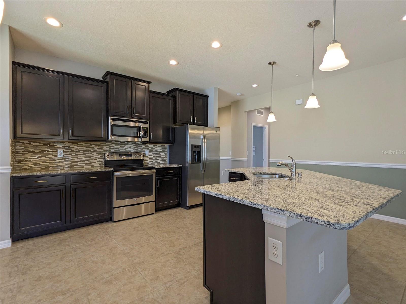 Image 11 of 49 For 3129 Oriole Drive 104