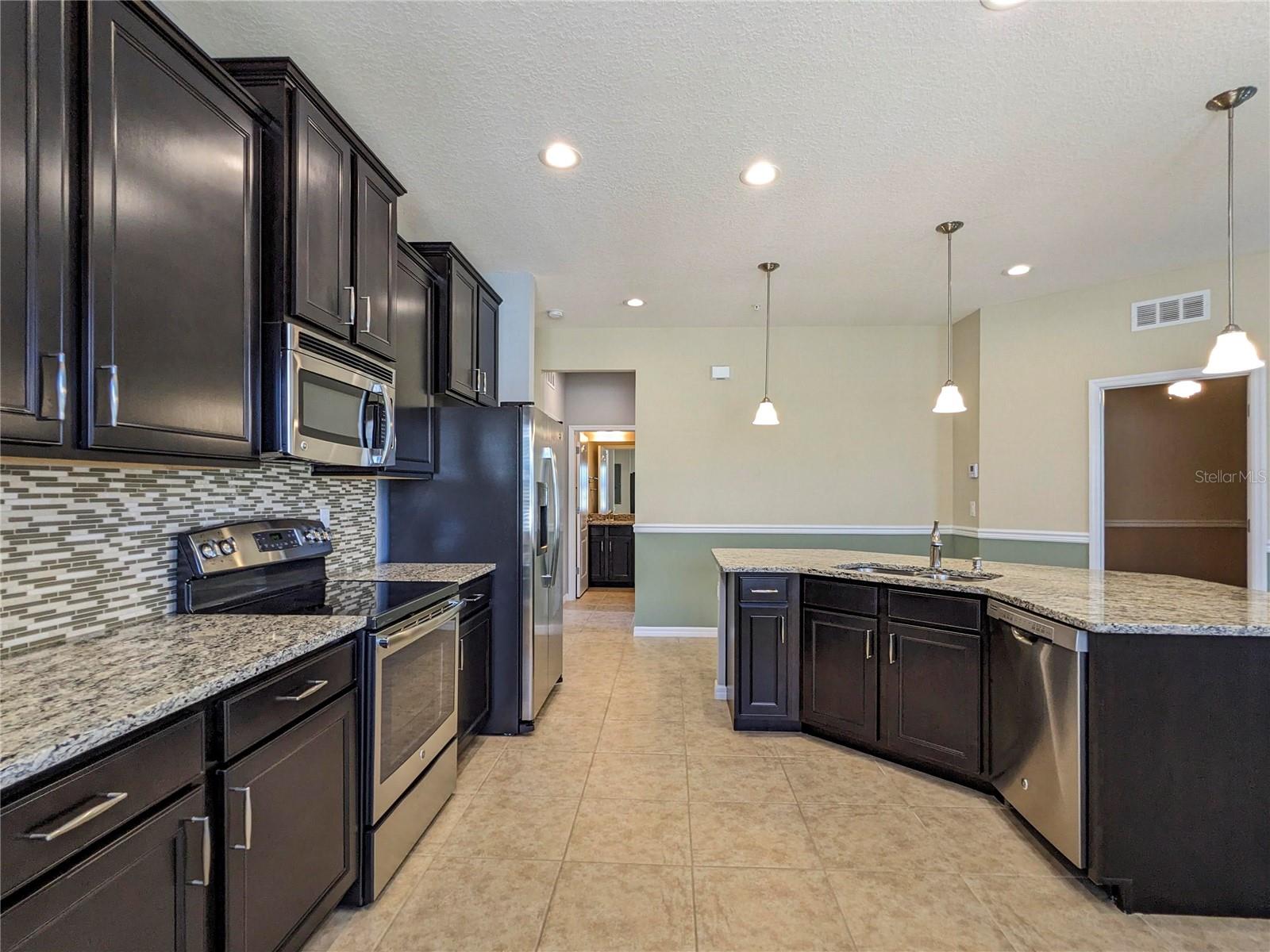 Image 12 of 49 For 3129 Oriole Drive 104