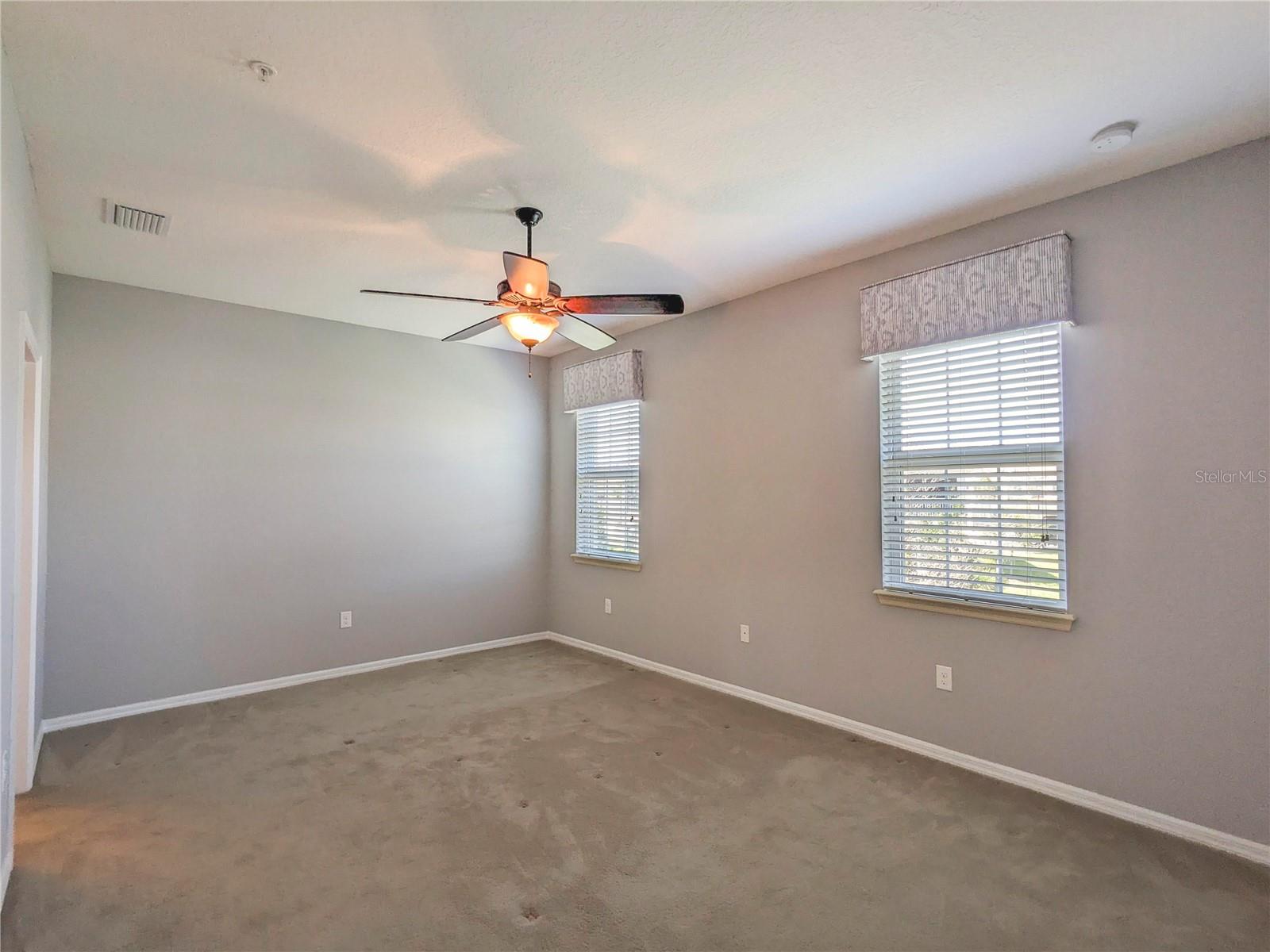 Image 17 of 49 For 3129 Oriole Drive 104