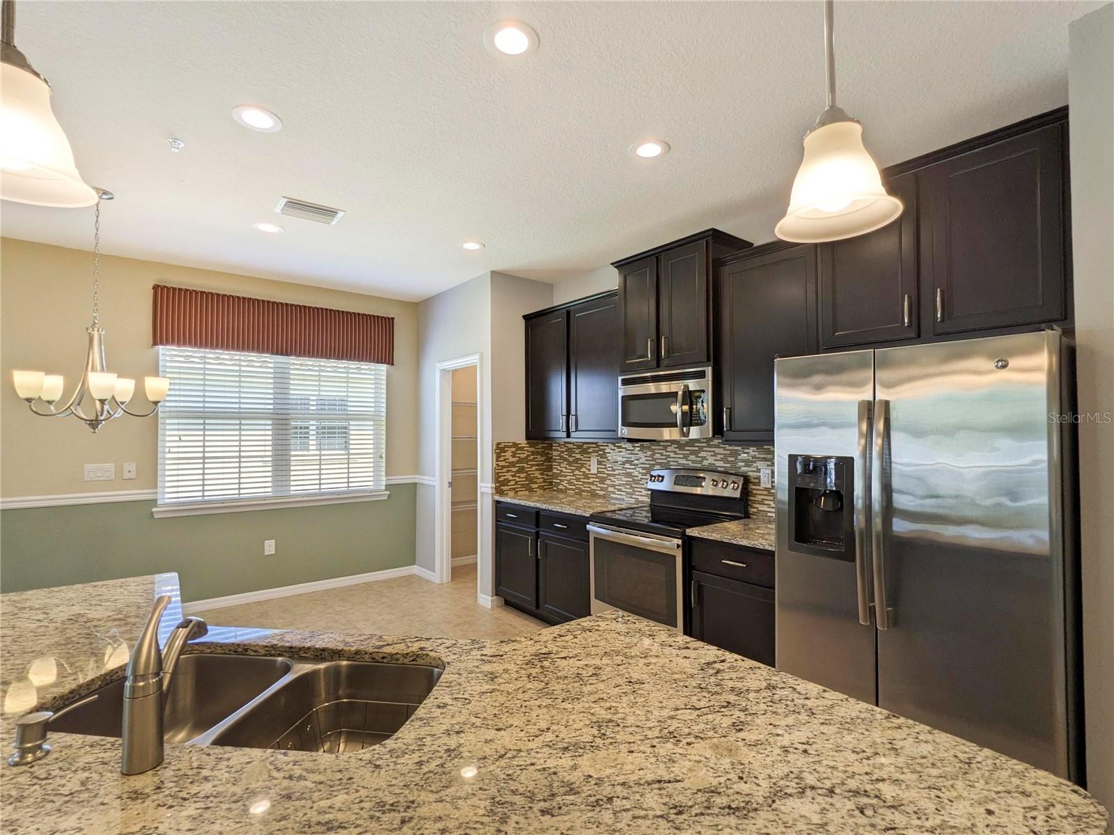 Image 6 of 49 For 3129 Oriole Drive 104