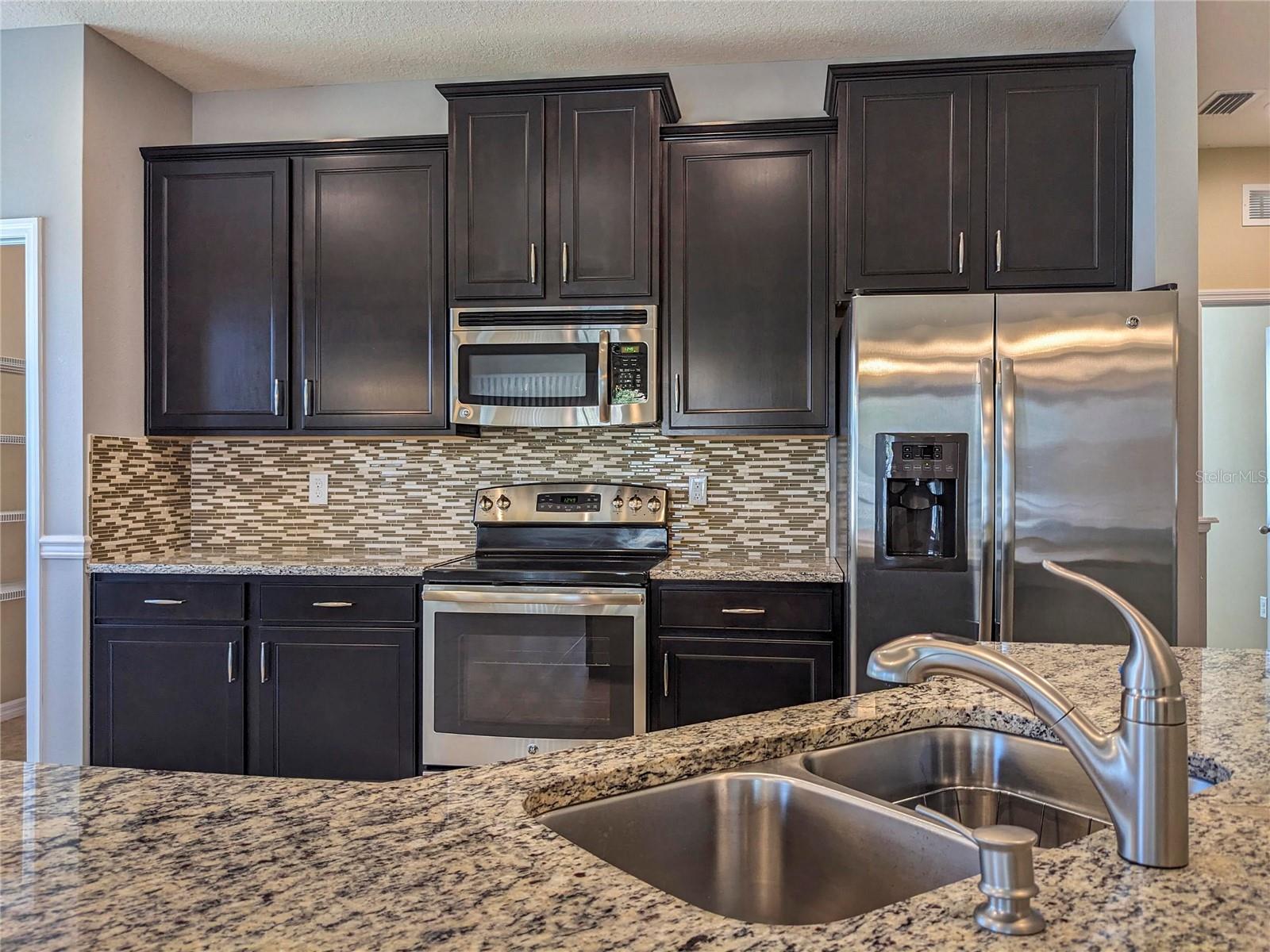 Image 7 of 49 For 3129 Oriole Drive 104