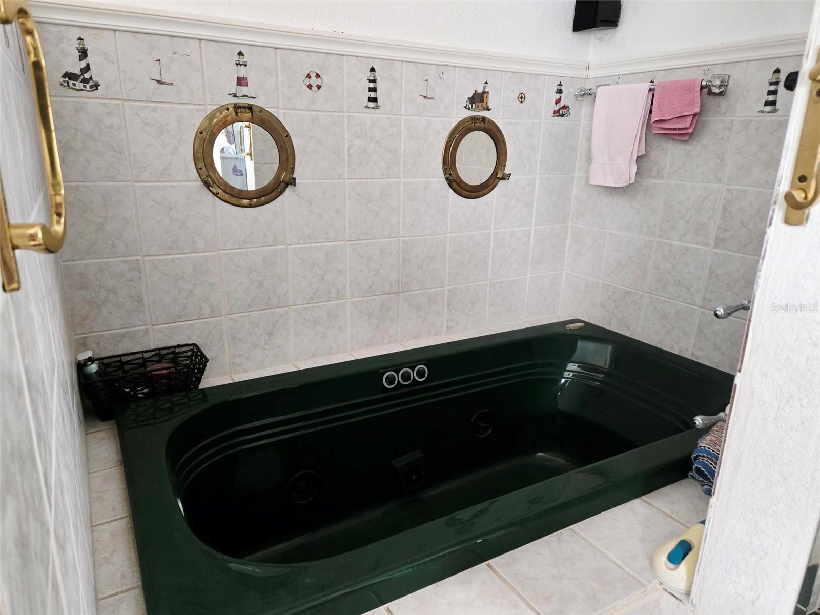 Image 18 of 30 For 5316 53rd Ave E  E2