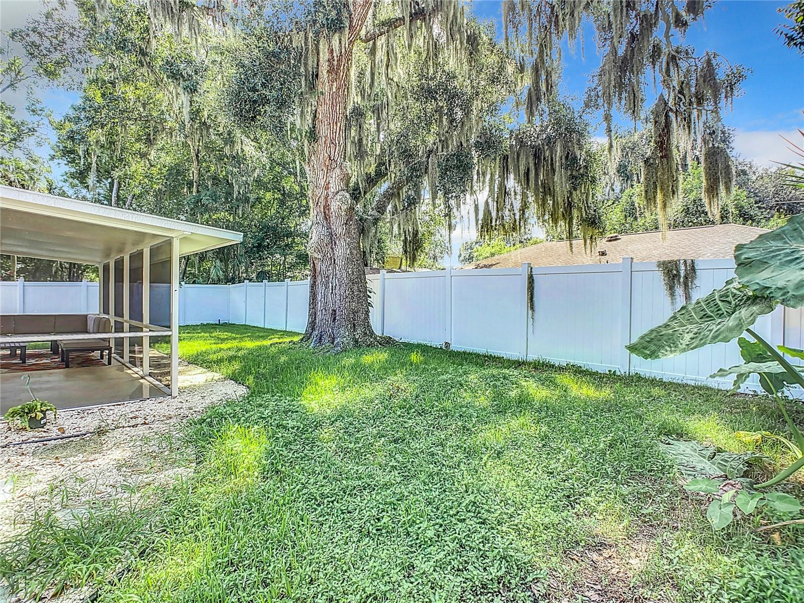 Image 18 of 19 For 1014 Indian Oaks E