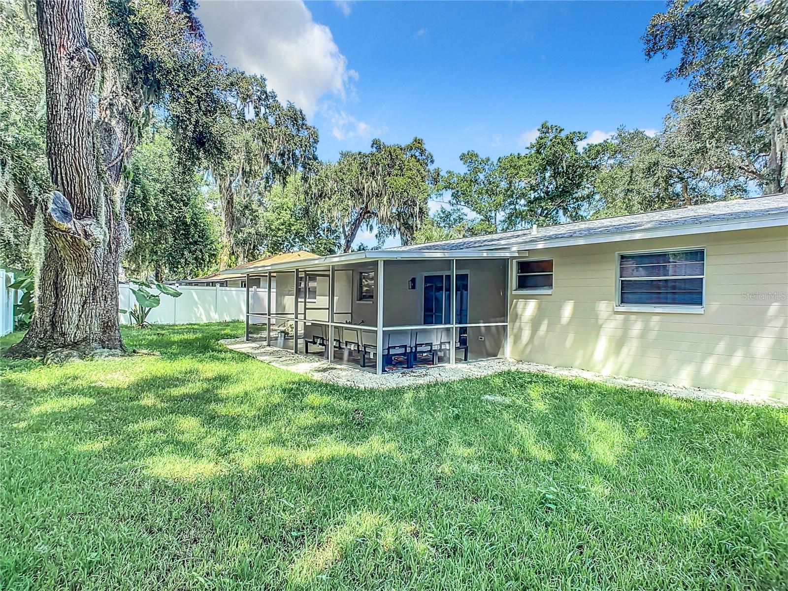 Image 19 of 19 For 1014 Indian Oaks E