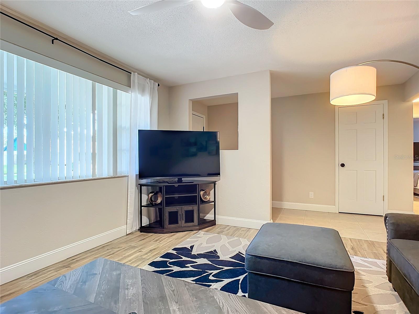 Image 5 of 19 For 1014 Indian Oaks E