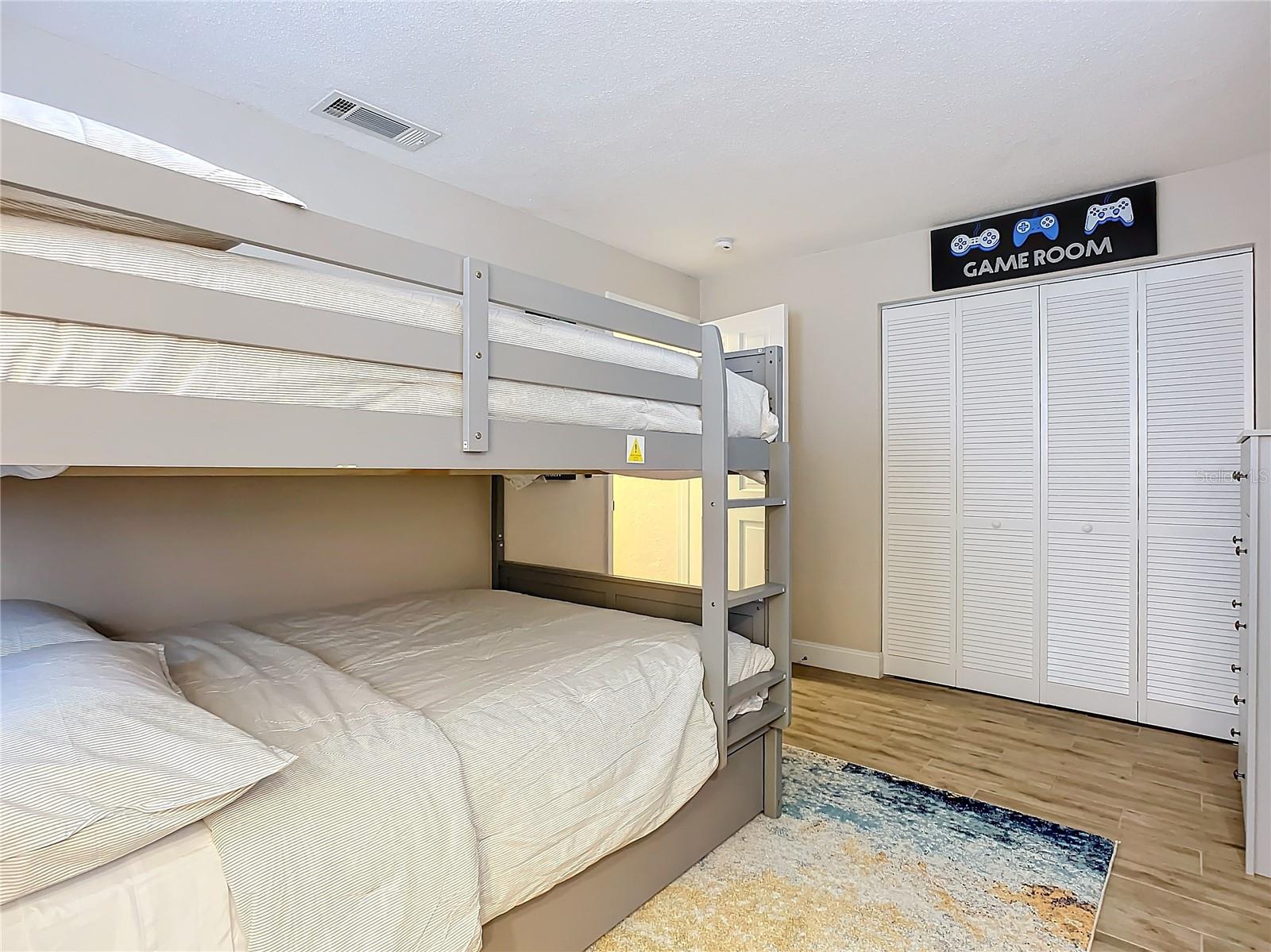 Image 9 of 19 For 1014 Indian Oaks E