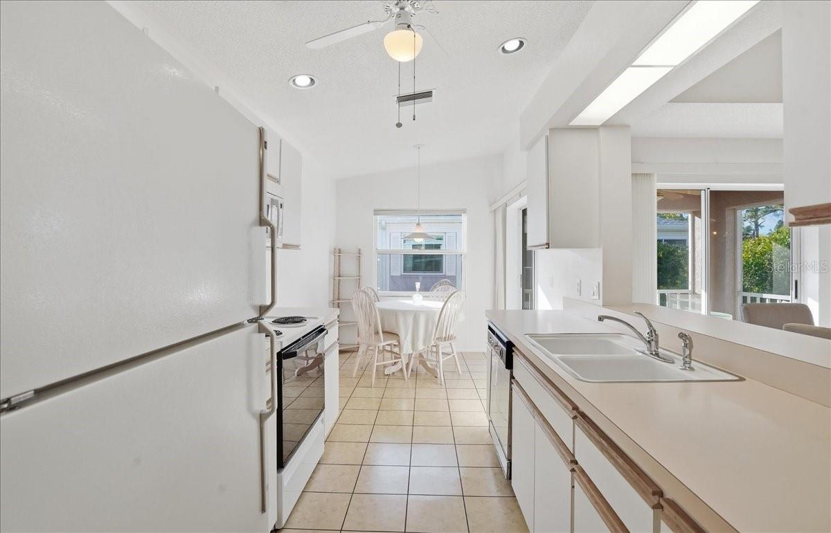 Image 13 of 45 For 5670 Sheffield Greene Circle 72