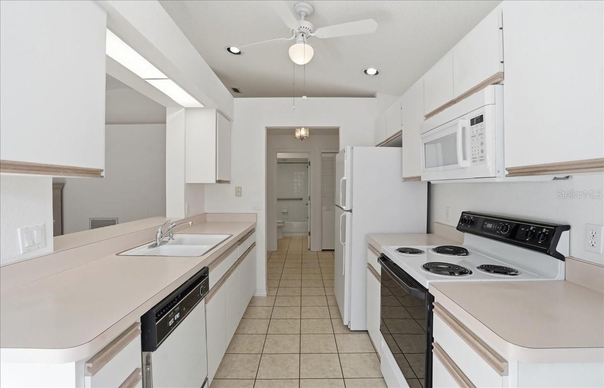 Image 17 of 45 For 5670 Sheffield Greene Circle 72