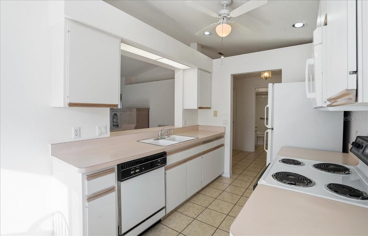 Image 18 of 45 For 5670 Sheffield Greene Circle 72