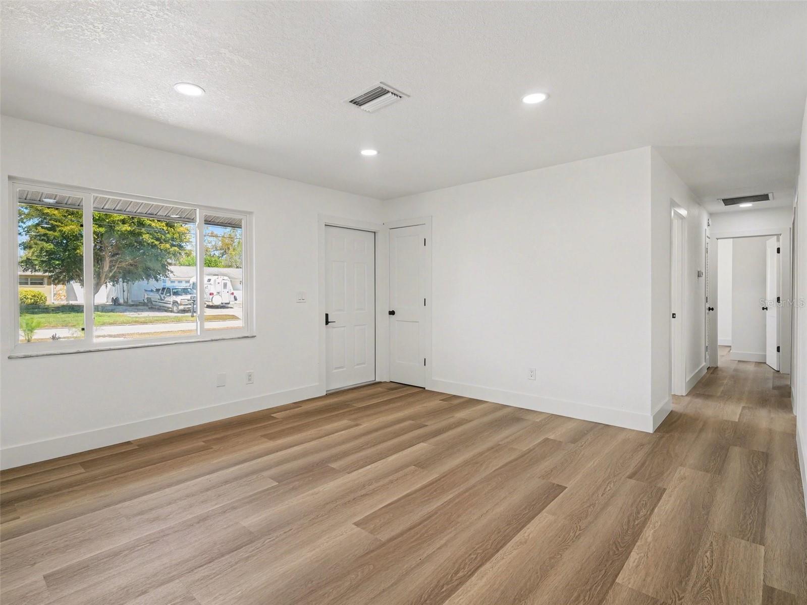 Image 5 of 28 For 6907 11th Avenue Nw