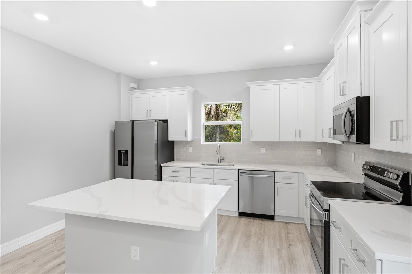 Image 10 of 33 For 5688 Myrt Road