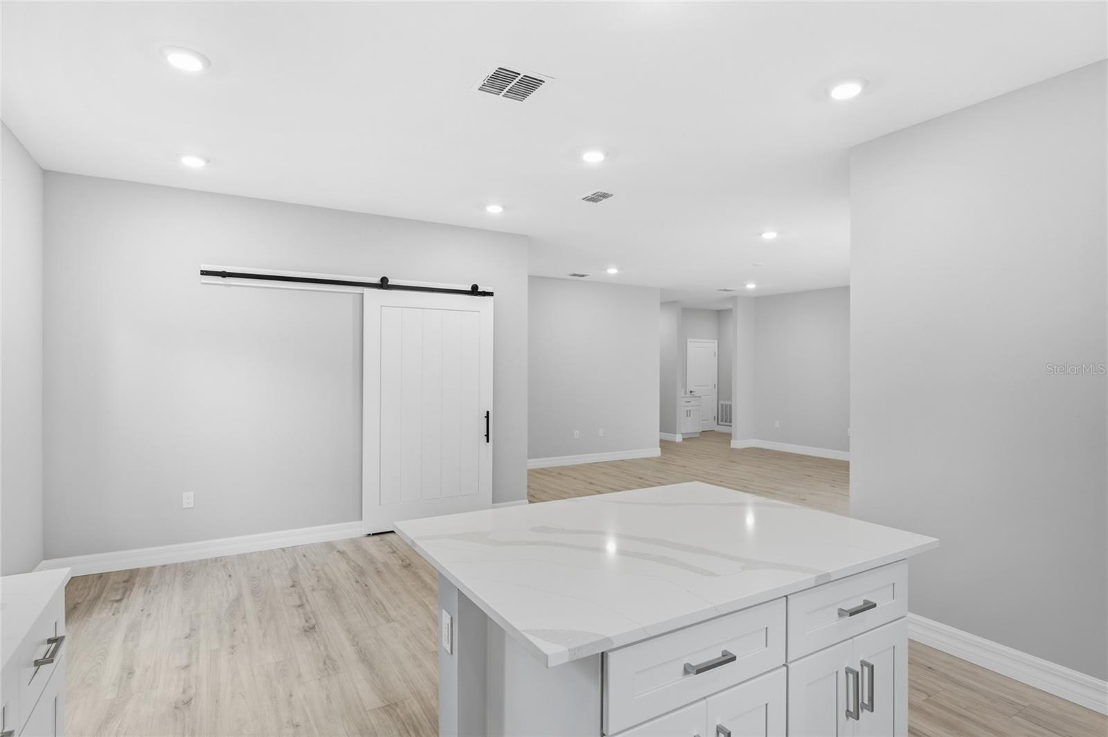 Image 11 of 33 For 5688 Myrt Road