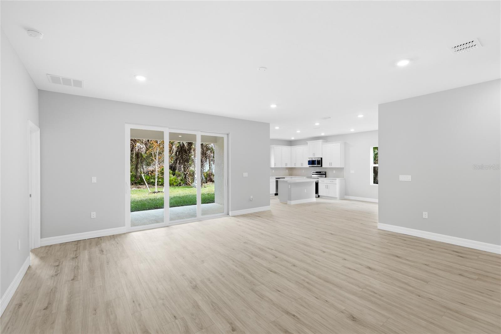 Image 6 of 33 For 5688 Myrt Road