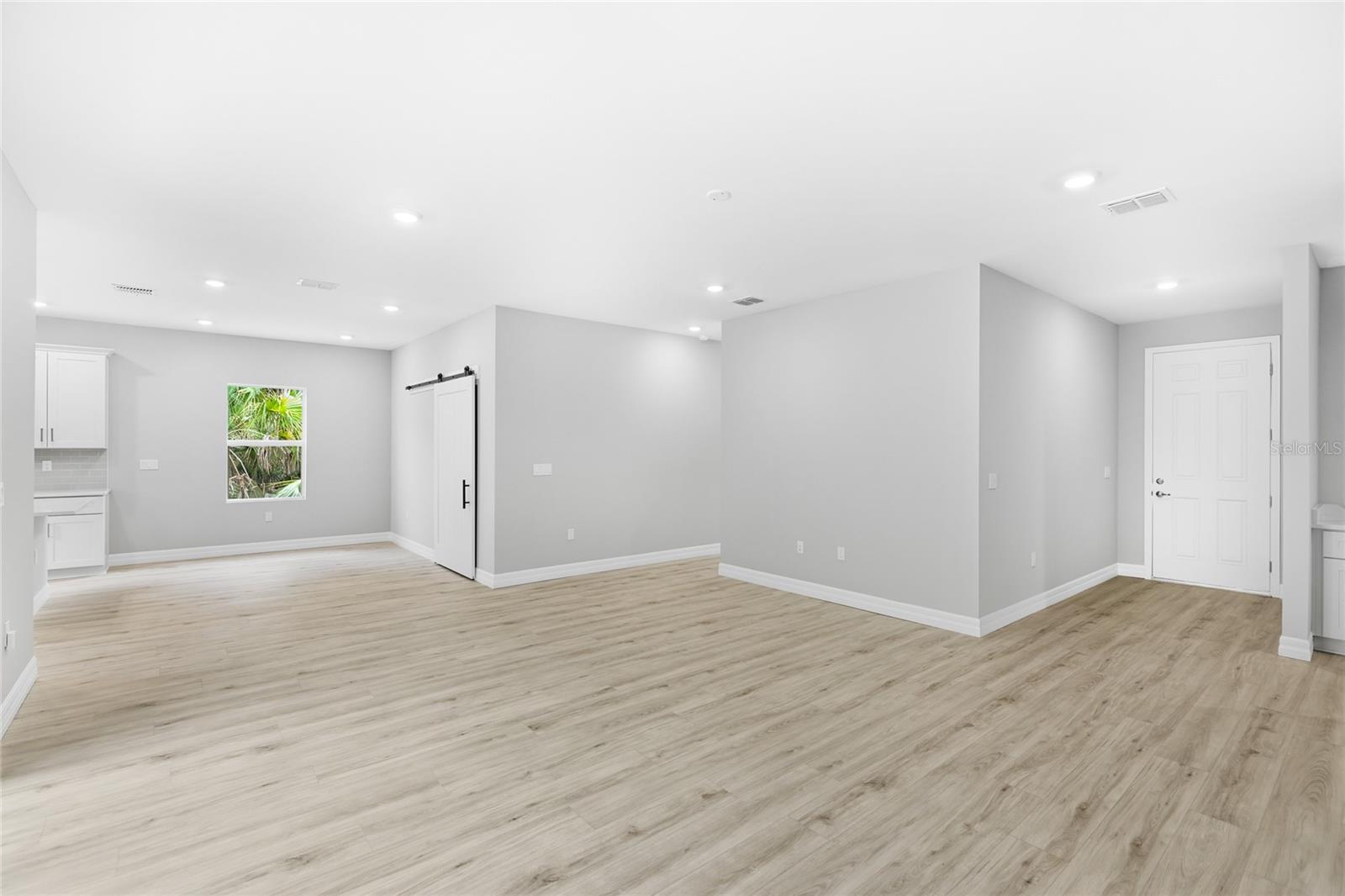 Image 8 of 33 For 5688 Myrt Road