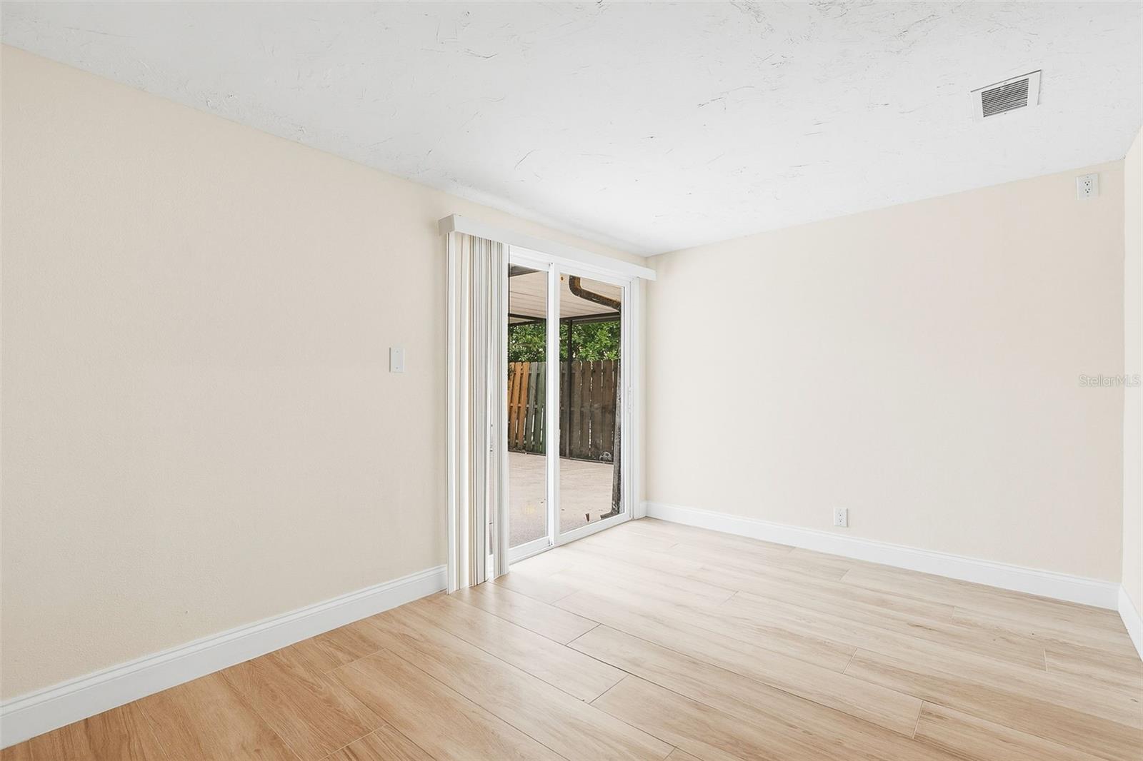 Image 18 of 21 For 3427 Barstow Street