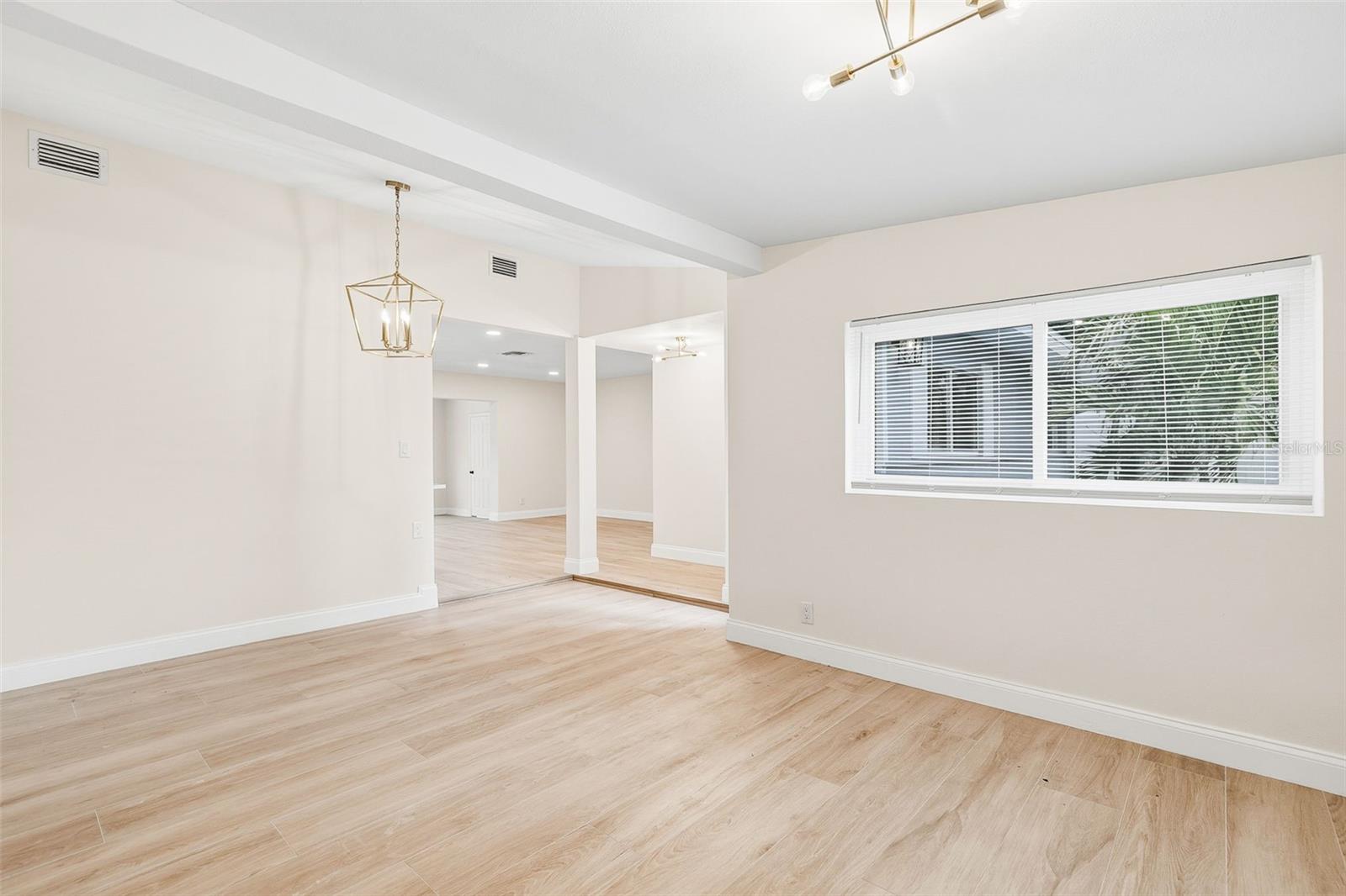 Image 4 of 21 For 3427 Barstow Street