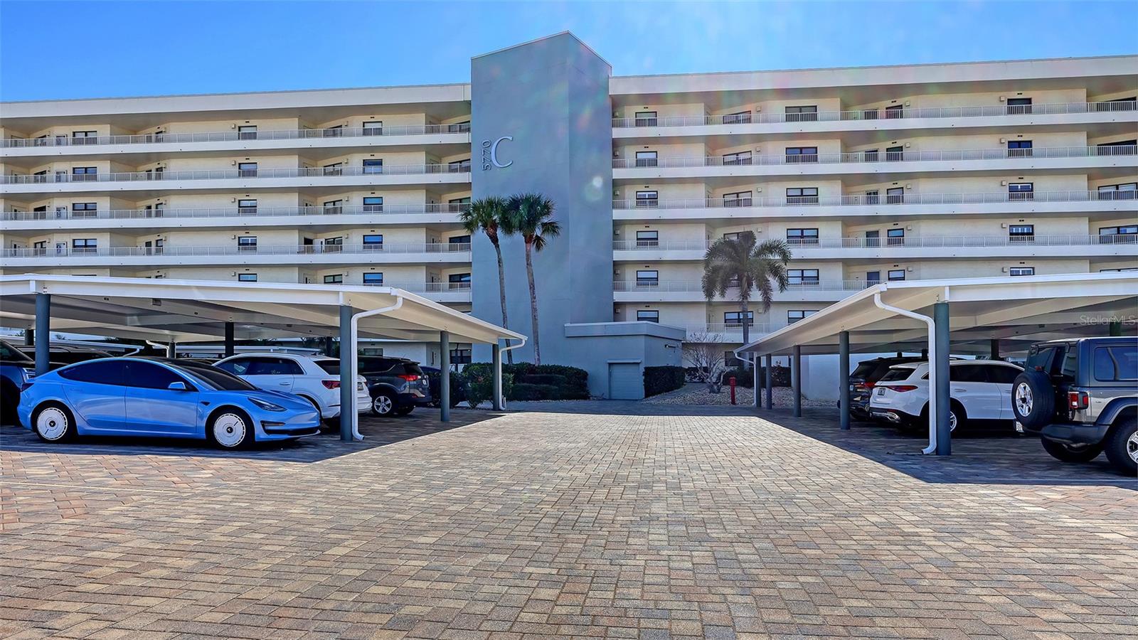 Image 24 of 76 For 5770 Midnight Pass Road 404