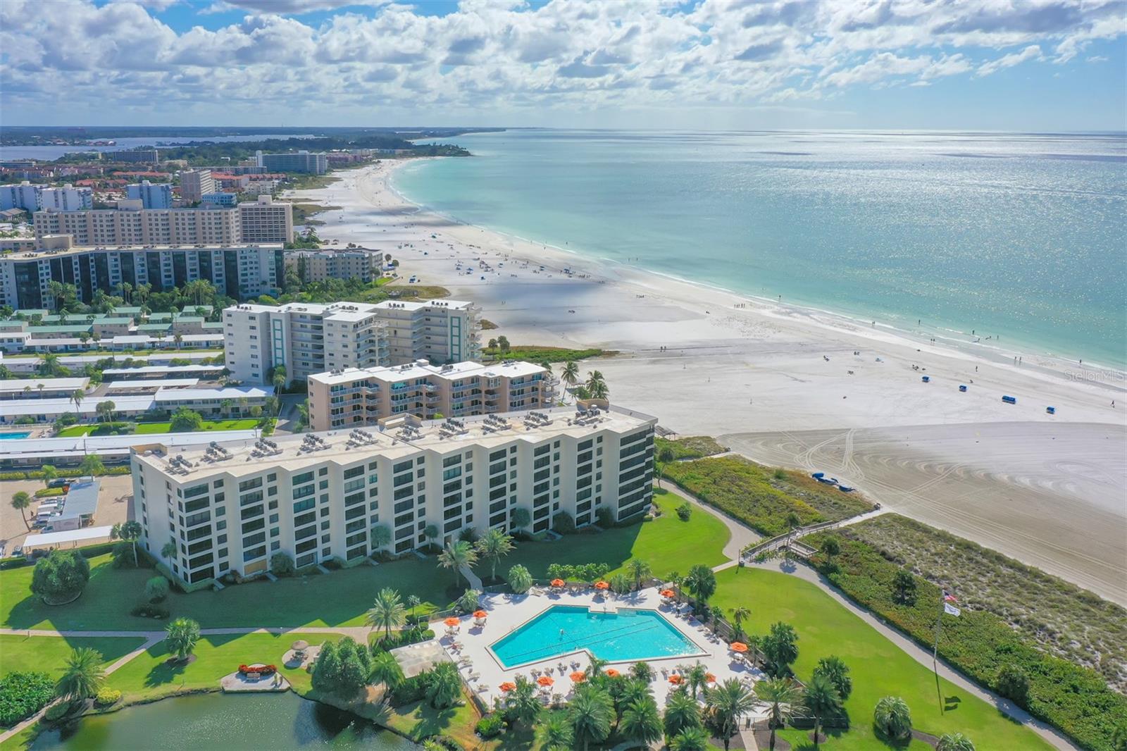 Image 53 of 76 For 5770 Midnight Pass Road 404