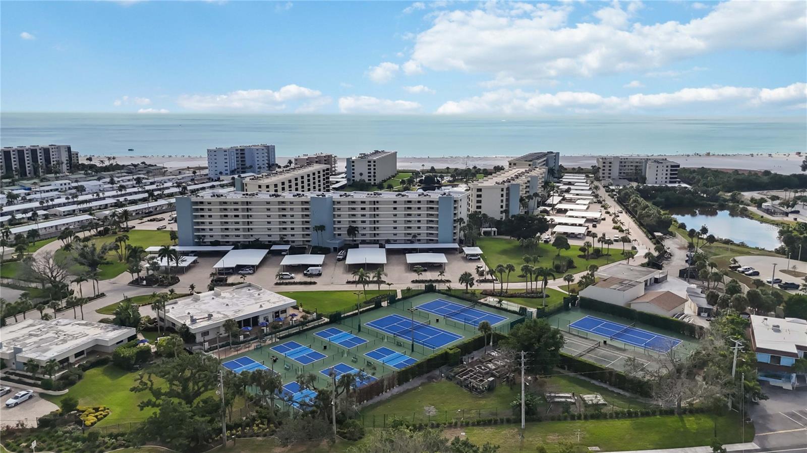 Image 58 of 76 For 5770 Midnight Pass Road 404