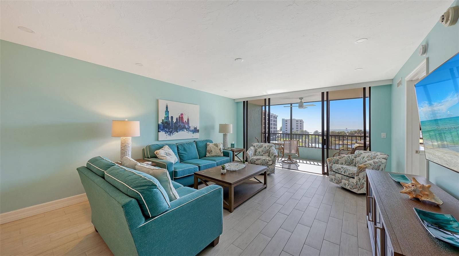 Image 6 of 76 For 5770 Midnight Pass Road 404