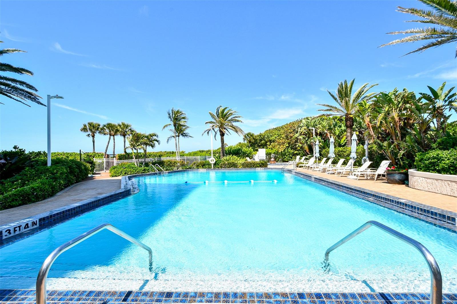 Image 10 of 27 For 775 Longboat Club Road 808