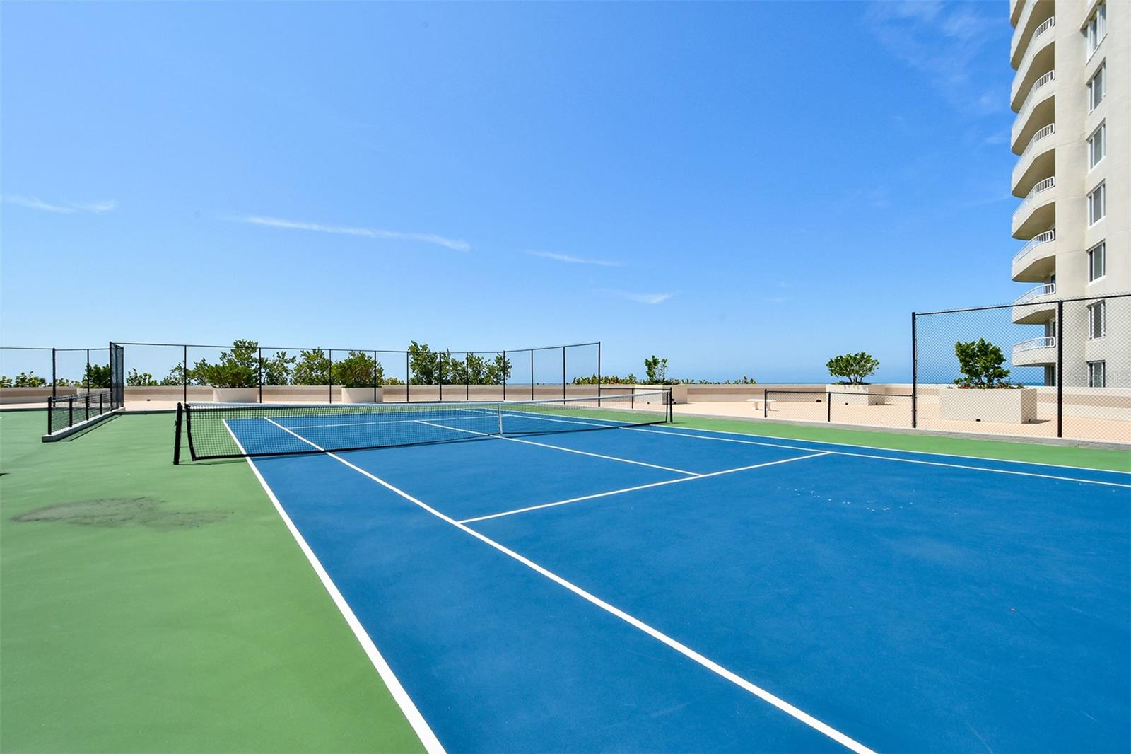 Image 16 of 27 For 775 Longboat Club Road 808