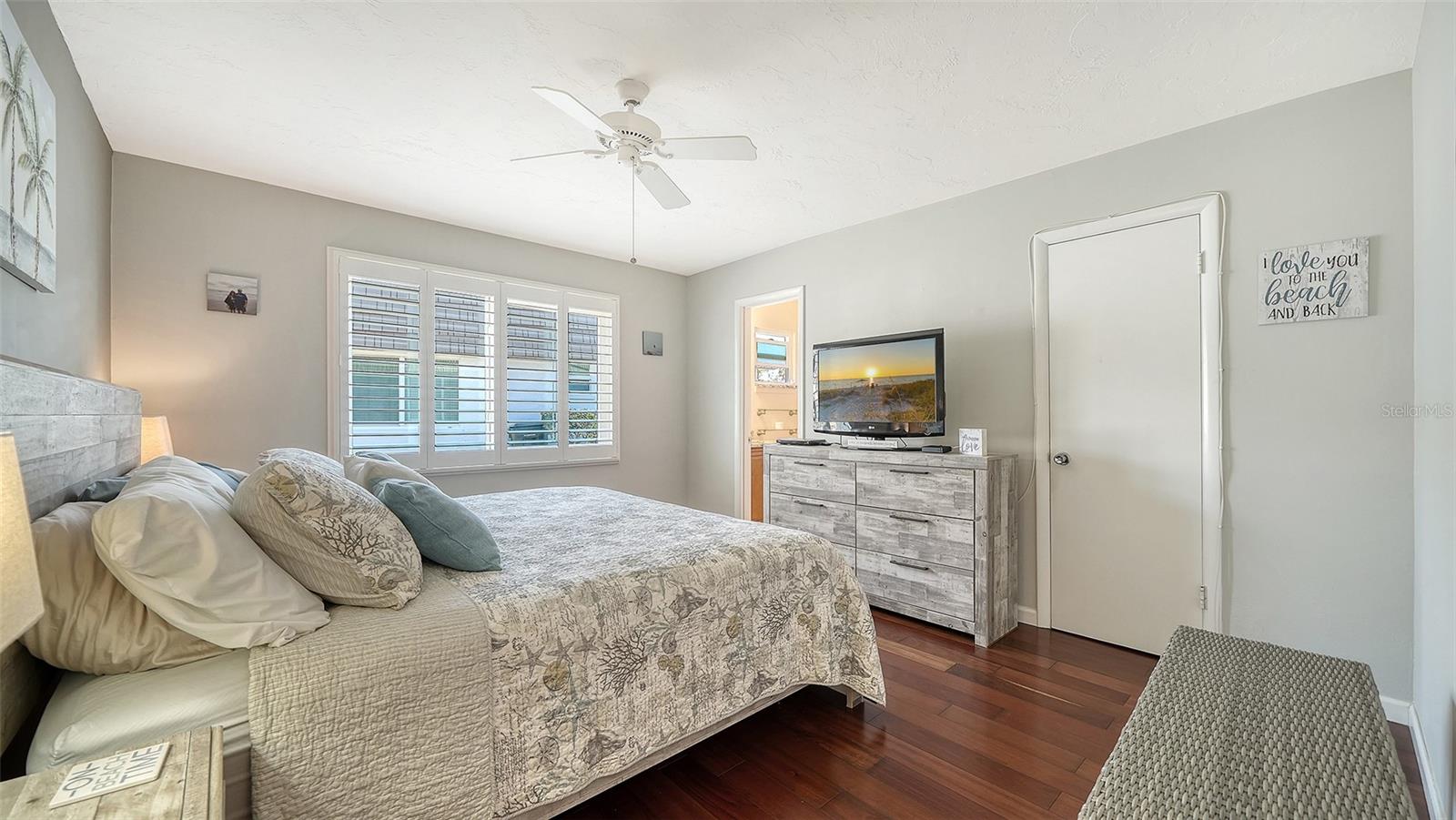 Image 18 of 66 For 2721 Riverbluff Place V-50